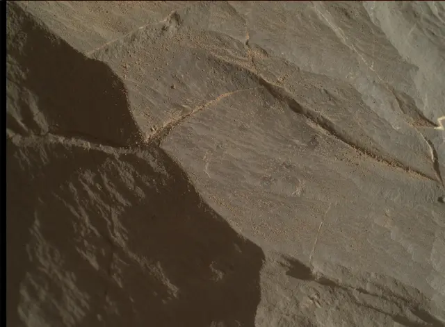Sol 1996: Mars Hand Lens Imager (MAHLI)