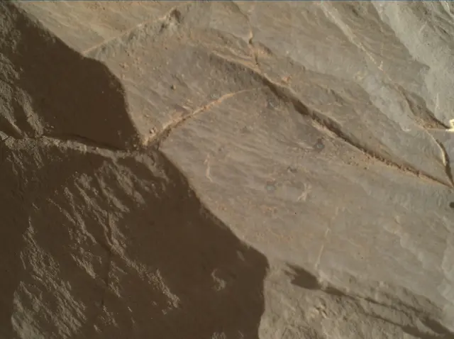 Sol 1996: Mars Hand Lens Imager (MAHLI)