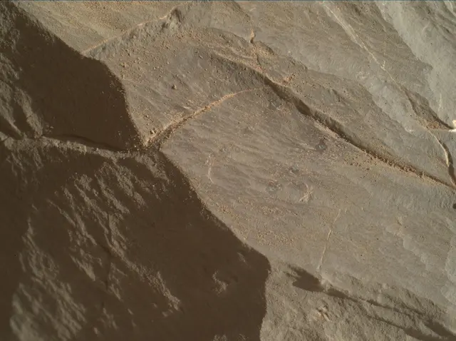 Sol 1996: Mars Hand Lens Imager (MAHLI)