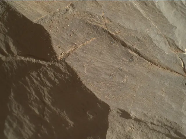 Sol 1996: Mars Hand Lens Imager (MAHLI)