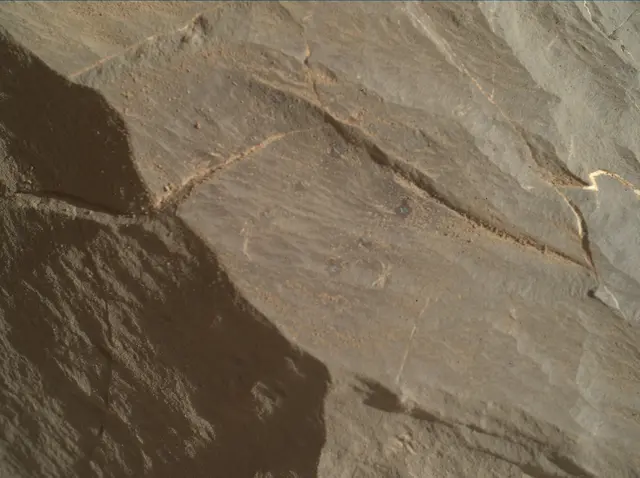Sol 1996: Mars Hand Lens Imager (MAHLI)