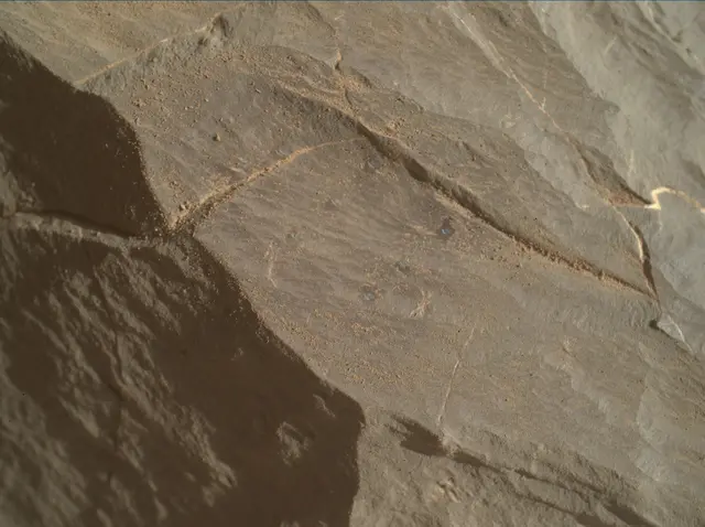 Sol 1996: Mars Hand Lens Imager (MAHLI)