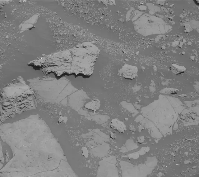 Sol 1999: Mast Camera (Mastcam)