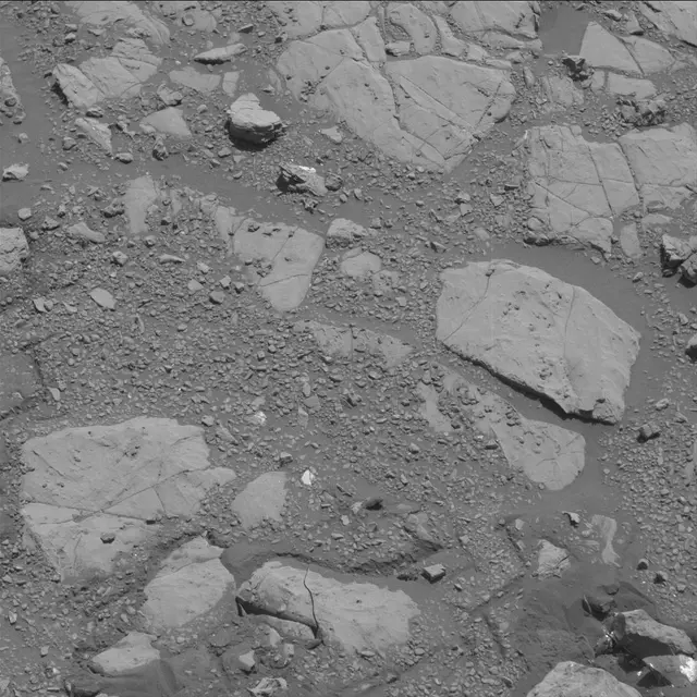 Sol 1999: Mast Camera (Mastcam)