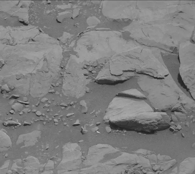 Sol 1999: Mast Camera (Mastcam)