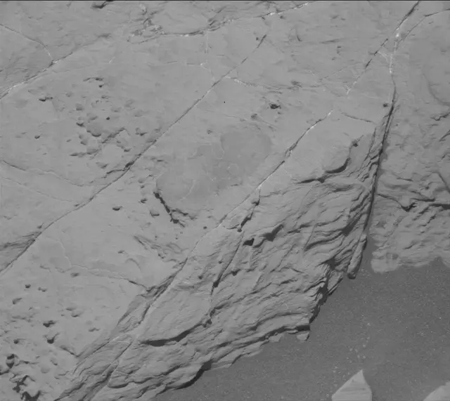 Sol 2000: Mast Camera (Mastcam)