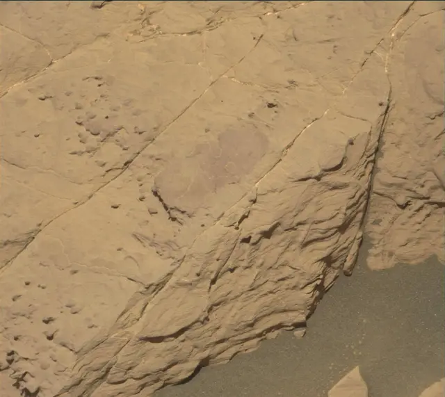 Sol 2000: Mast Camera (Mastcam)