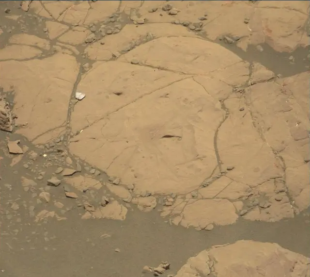 Sol 2000: Mast Camera (Mastcam)