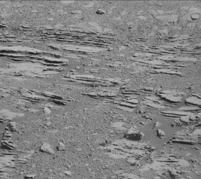 Sol 2000: Mast Camera (Mastcam)