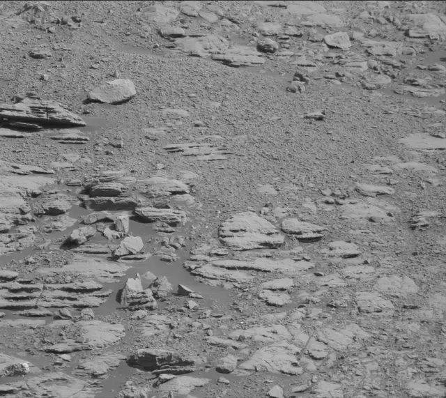 Sol 2000: Mast Camera (Mastcam)