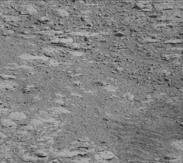 Sol 2000: Mast Camera (Mastcam)