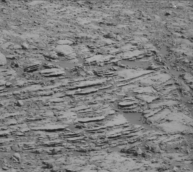 Sol 2000: Mast Camera (Mastcam)