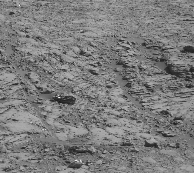 Sol 2000: Mast Camera (Mastcam)