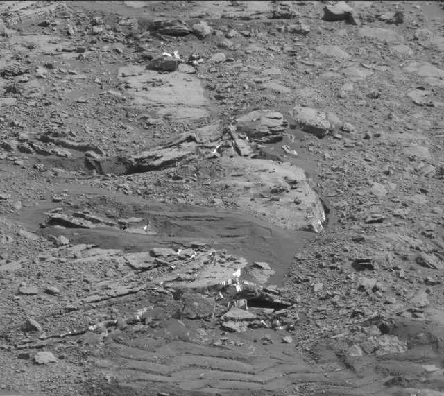 Sol 2000: Mast Camera (Mastcam)