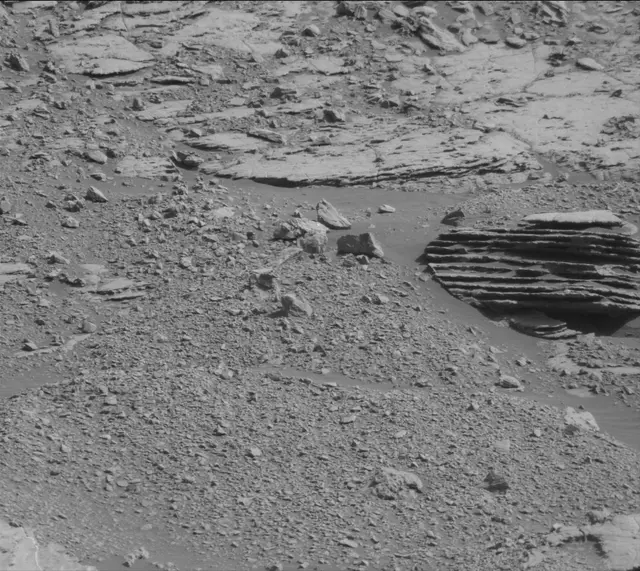 Sol 2000: Mast Camera (Mastcam)