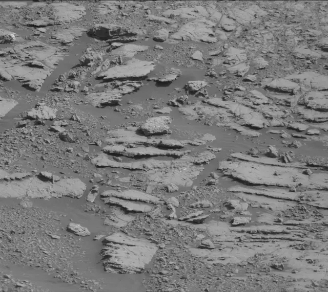 Sol 2000: Mast Camera (Mastcam)