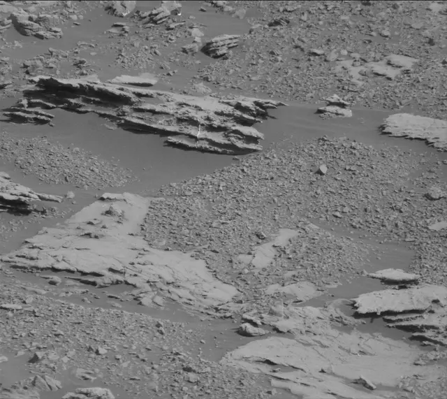 Sol 2000: Mast Camera (Mastcam)