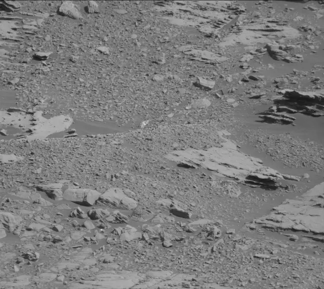 Sol 2000: Mast Camera (Mastcam)