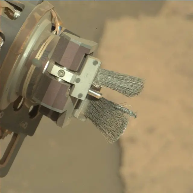 Sol 2000: Mast Camera (Mastcam)