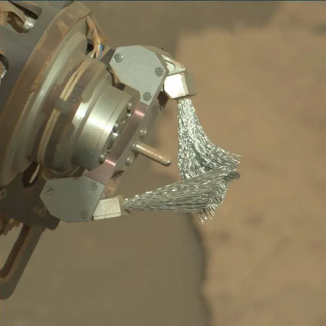 Sol 2000: Mast Camera (Mastcam)