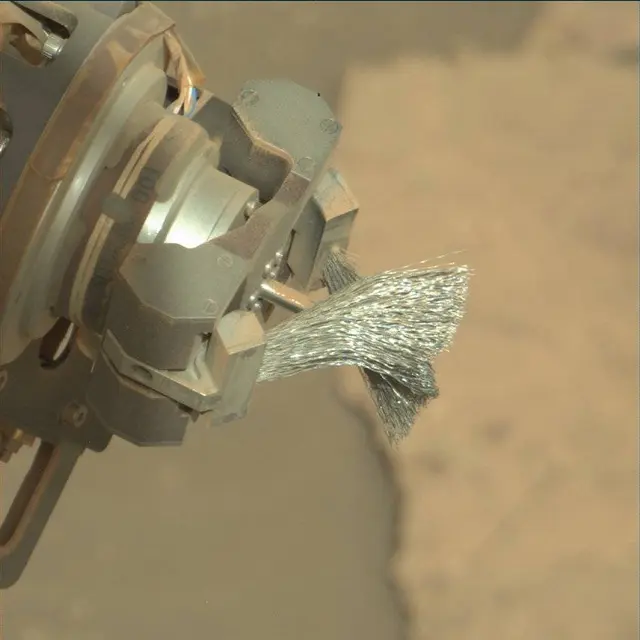Sol 2000: Mast Camera (Mastcam)