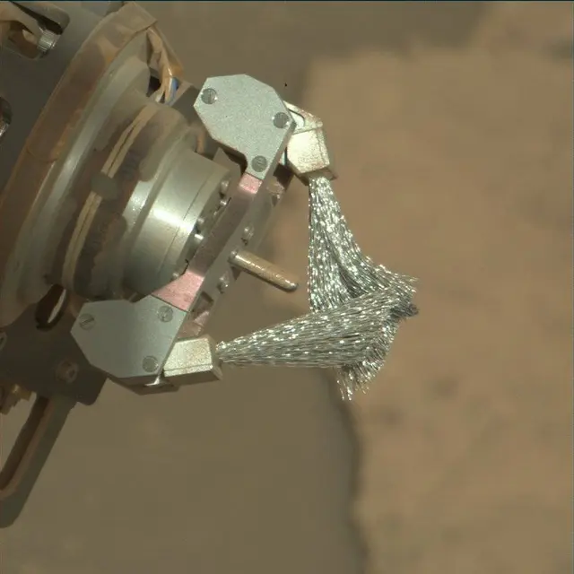 Sol 2000: Mast Camera (Mastcam)