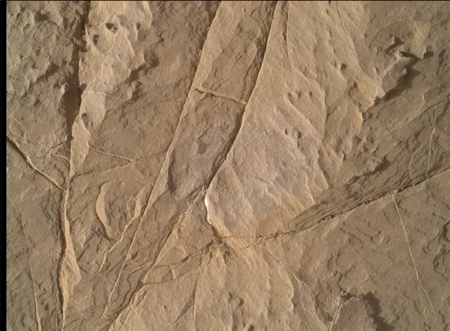 Sol 2000: Mars Hand Lens Imager (MAHLI)