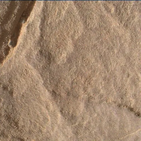 Sol 2000: Mars Hand Lens Imager (MAHLI)