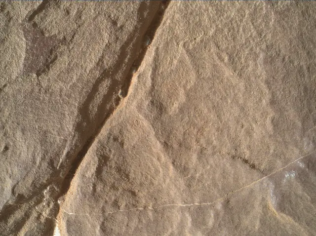 Sol 2000: Mars Hand Lens Imager (MAHLI)