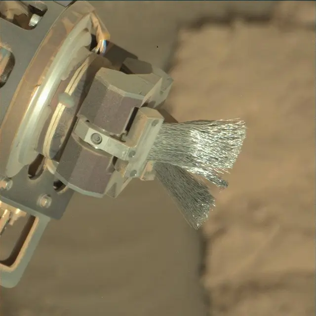 Sol 2001: Mast Camera (Mastcam)