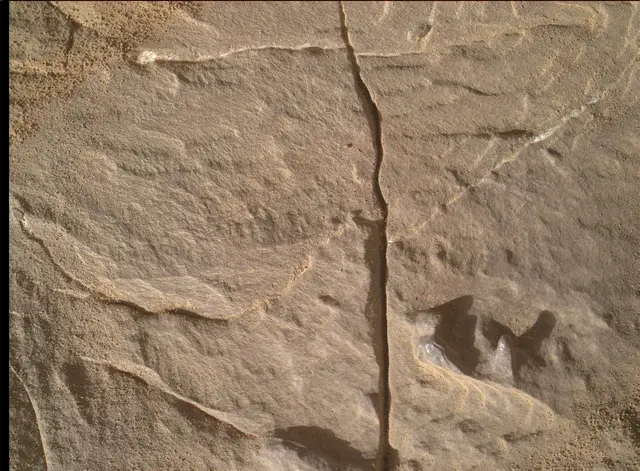 Sol 2001: Mars Hand Lens Imager (MAHLI)