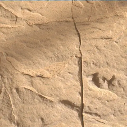 Sol 2001: Mars Hand Lens Imager (MAHLI)