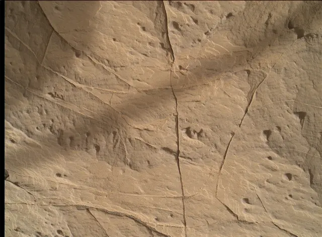 Sol 2001: Mars Hand Lens Imager (MAHLI)