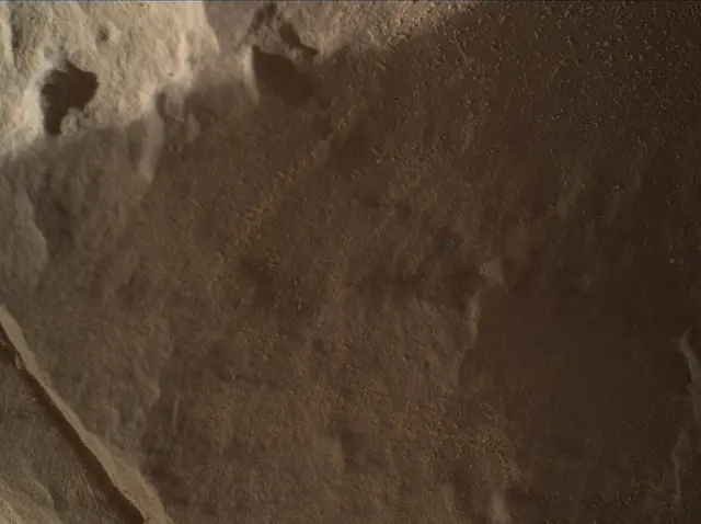 Sol 2001: Mars Hand Lens Imager (MAHLI)