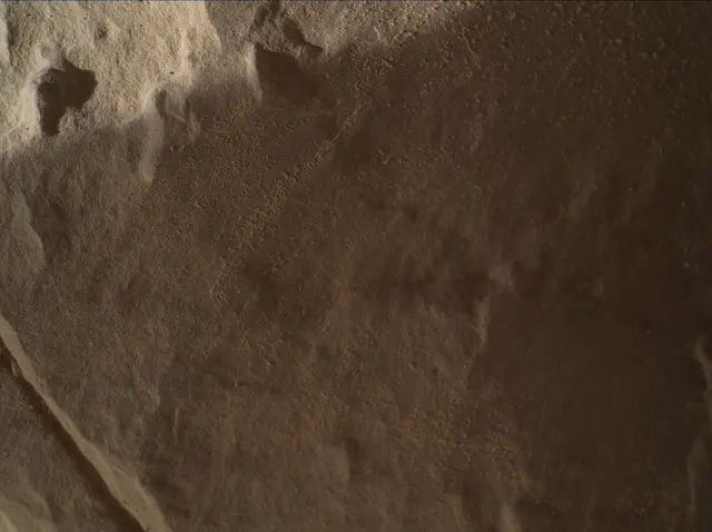 Sol 2001: Mars Hand Lens Imager (MAHLI)