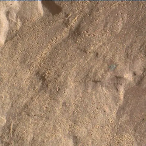 Sol 2001: Mars Hand Lens Imager (MAHLI)