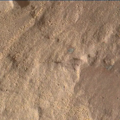 Sol 2001: Mars Hand Lens Imager (MAHLI)