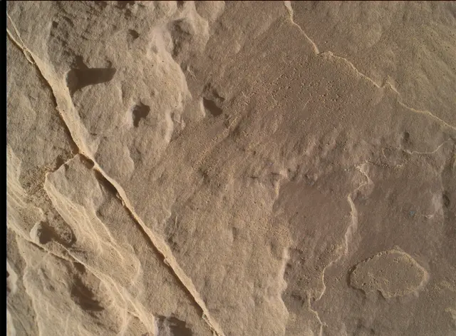 Sol 2001: Mars Hand Lens Imager (MAHLI)