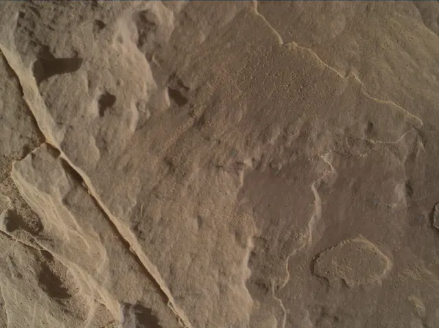 Sol 2001: Mars Hand Lens Imager (MAHLI)