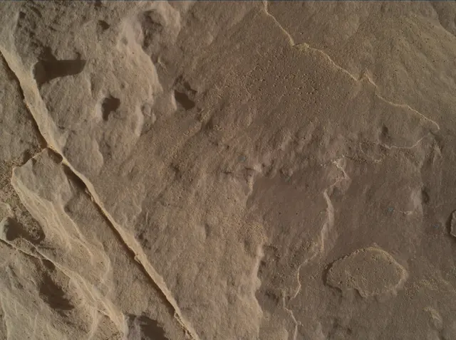 Sol 2001: Mars Hand Lens Imager (MAHLI)