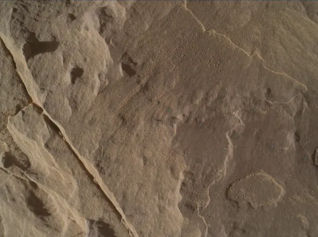 Sol 2001: Mars Hand Lens Imager (MAHLI)