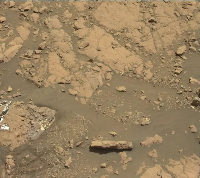Sol 2005: Mast Camera (Mastcam)