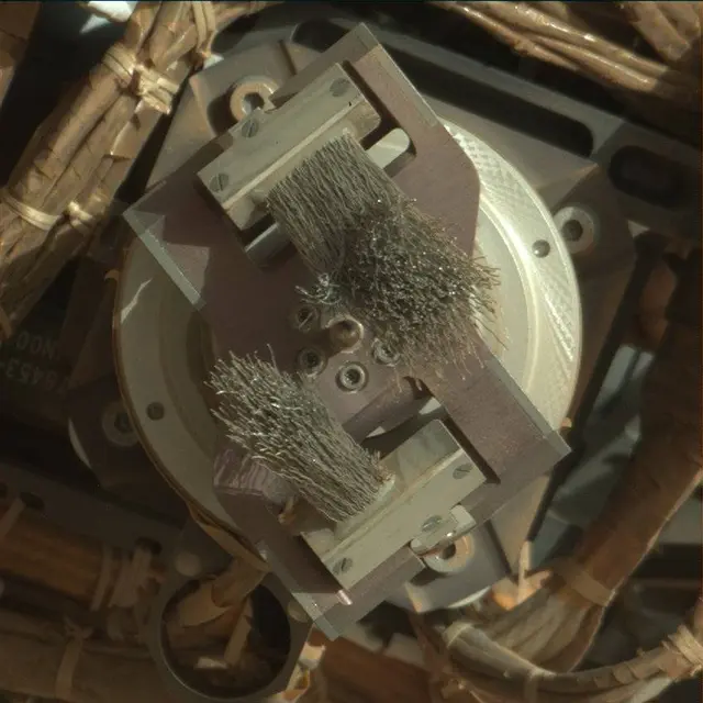 Sol 2005: Mast Camera (Mastcam)