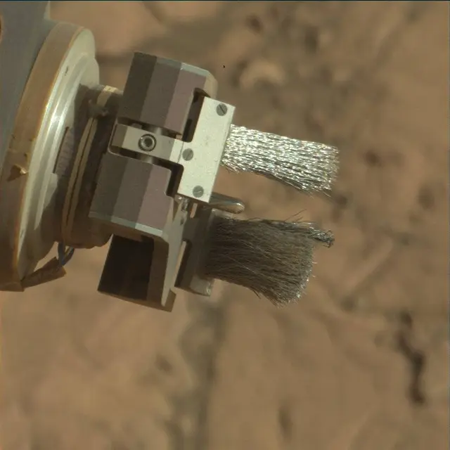 Sol 2005: Mast Camera (Mastcam)