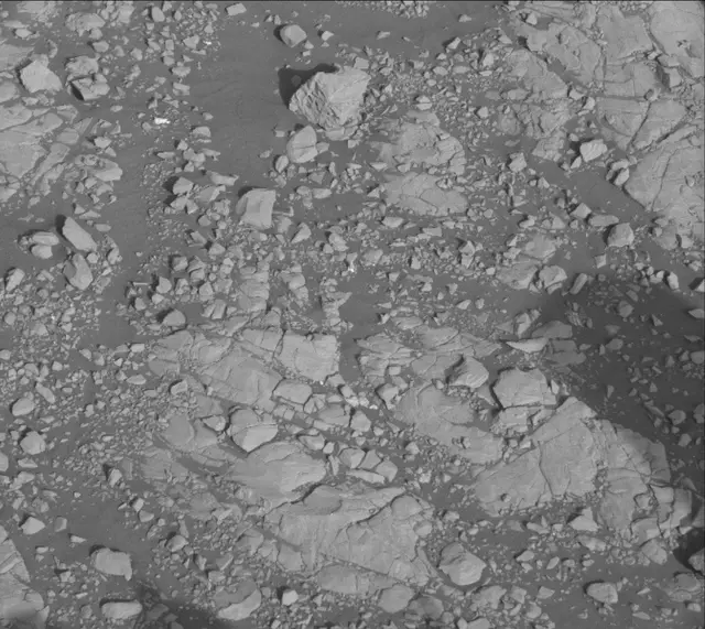 Sol 2006: Mast Camera (Mastcam)