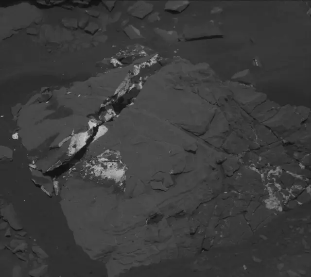 Sol 2007: Mast Camera (Mastcam)