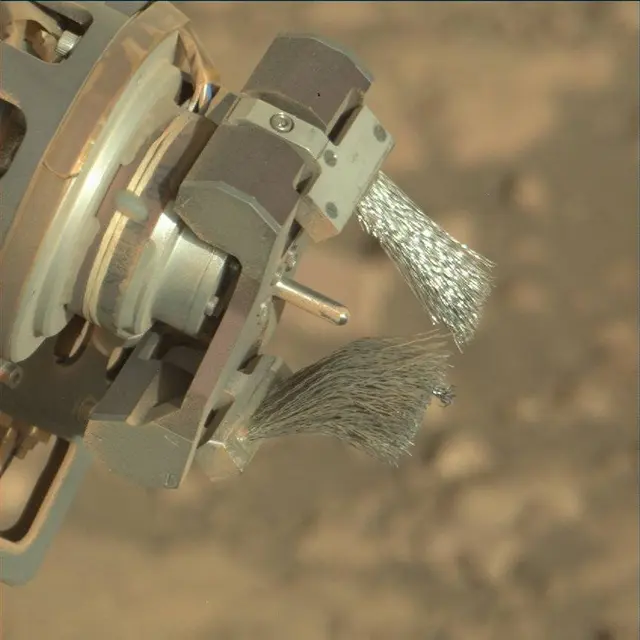 Sol 2008: Mast Camera (Mastcam)