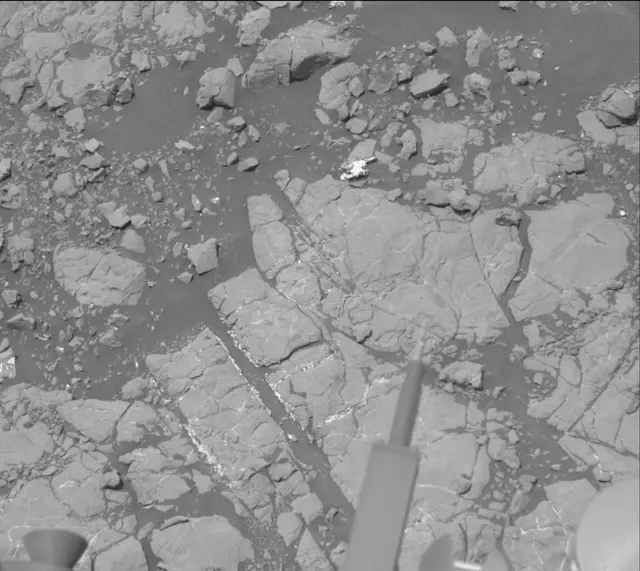 Sol 2009: Mast Camera (Mastcam)