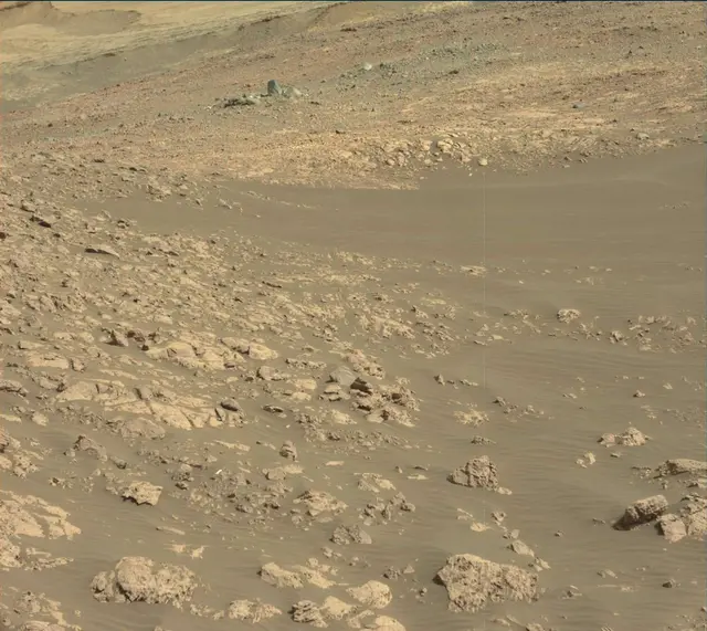 Sol 2009: Mast Camera (Mastcam)