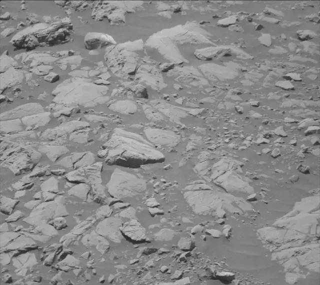 Sol 2009: Mast Camera (Mastcam)